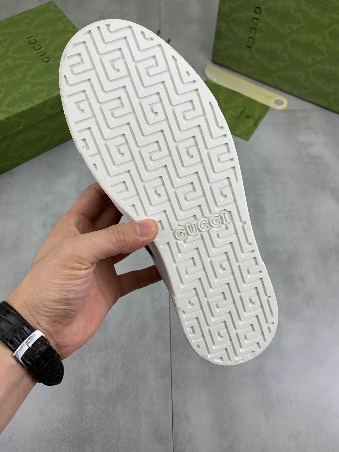 Men's men's shoes 💰P420💰【New style】(GUCCI) official website's latest 🎁🎁casual and fashionable men's shoes👟, hot style 💥 style is simple and elegant, exclusive for trendy men. Unique official website's latest brand double G element Elements 👑 Original Gucci decoration, fashionable and generous, original calfskin fabric ✅ Fully imported first-layer pigskin lining, official website designated wear-resistant, lightweight original rubber casual outsole, classic model taken in real life 🎬39-44 5️⃣ colors available